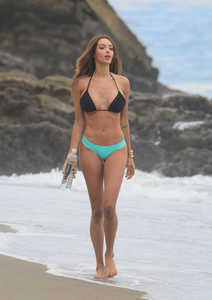 Nabilla-Benattia-Sexy-50.jpg
