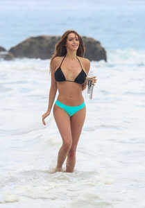 Nabilla-Benattia-Sexy-56.jpg