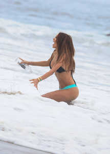 Nabilla-Benattia-Sexy-63.jpg