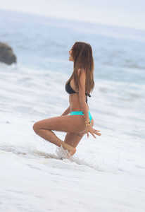Nabilla-Benattia-Sexy-65.jpg
