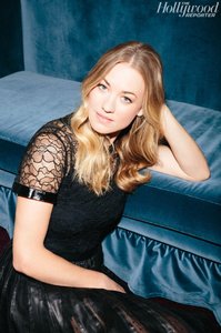 THRShootTheHandmaidsTaleYvonneStrahovskiPhotographedbyTawniBannisterP2017.thumb.jpg.9b533572ba828ace393ae3173d587752.jpg