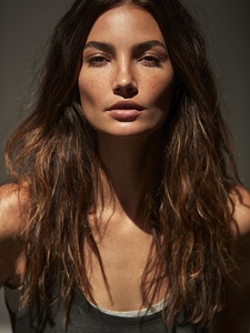 Tom_s-de-la-Fuente-for-TELVA-MAGAZINE-with-LILY-ALDRIDGE-fashionpress-6.jpg