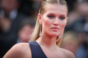 Toni-Garrn--The-Beguiled-Premiere-at-70th-Cannes-Film-Festival--01.jpg
