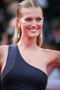 Toni-Garrn--The-Beguiled-Premiere-at-70th-Cannes-Film-Festival--02.jpg