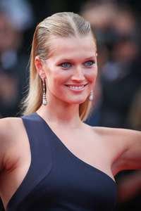 Toni-Garrn--The-Beguiled-Premiere-at-70th-Cannes-Film-Festival--04.jpg