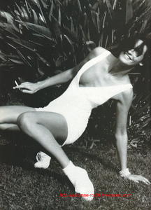 Vanessa_Bialas_Elle_France_March_13th_1989_04.thumb.jpg.dd595db65663ed0628aaaf62ee60f79a.jpg
