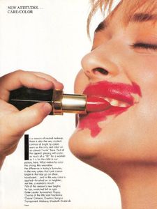 Vanessa_Penn_Vogue_US_March_1987_05.thumb.jpg.f8caa79fe83d87cd53ec4e5fdaec9ac9.jpg