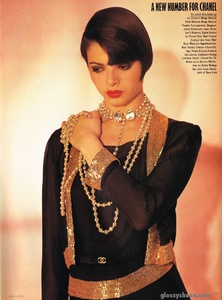 Weber_Vogue_UK_June_1983_05.thumb.jpeg.86bea44440fc93070ce523af3c42f26b.jpeg