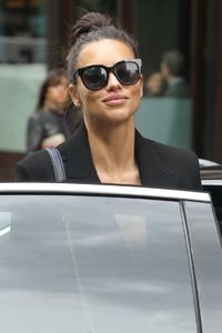 adriana-lima-out-and-about-in-new-york-05-11-2017_7.jpg