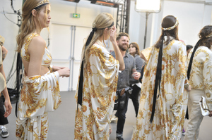 backstage-chanel-cruise-2018-sf-30.thumb.jpg.34aaaa8879514be190aef107b864a7f3.jpg