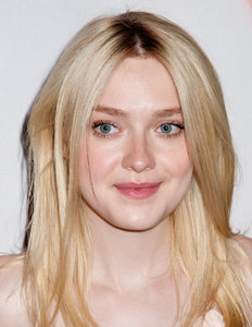 dakota_fanning_2013_red_carpet.jpg