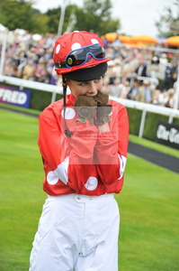 edie_DON-SIN-237_glorious_goodwood_28jul11_donfeatures.thumb.jpg.a082decae3d7e1a4d9a37766b8d24e11.jpg