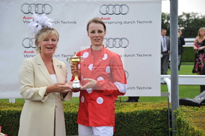 edie_DON-SIN-474_glorious_goodwood_28jul11_donfeatures.thumb.jpg.0345072416b9f016143711a9463de9cd.jpg