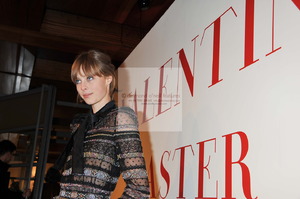 edie_DON-SUT-120_valentino_28nov12_donfeatures.thumb.jpg.6b7882a83584b2870b0c2d5807c29179.jpg