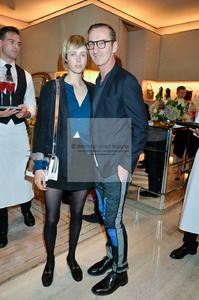 edie_DON-TLD-164_roger_vivier_15oct14_donfeatures.thumb.jpg.91f7a235adad08f672907ef4486b4023.jpg