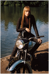 edie_alasdair-mclellan-for-the-august-2011-issue-wearing-a-chanel-fringed-jumpsuit-pleasurephoto.thumb.jpg.2bee7b51ac0311d885a0b9aed52288f7.jpg