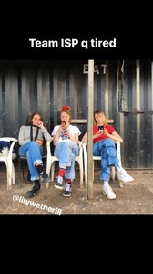 edie_igstory_23may17_itchyscratchypatchy.thumb.jpg.3e6bdef3e6937f69093ad0f905676a22.jpg