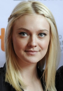 elle-and-dakota-fanning-age-difference-61345493.jpg