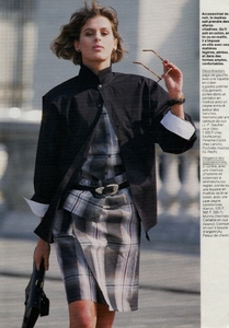 elle_fr_11_june_1984_11.thumb.jpg.b24e64a76cb8c488835ba030008ff173.jpg