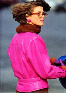 elle_fr_sept_1983_20.thumb.jpg.8906c8ce0d6cbaafff4988bb5ca1006a.jpg