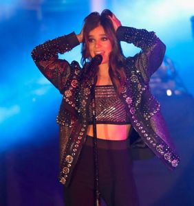 hailee-steinfeld-performing-at-cbs-radio-s-spf-in-las-vegas-05-20-2017-2.thumb.jpg.90810c585b7f04eab40098478d2c85fb.jpg