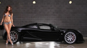 hennessey-venom-gt-spyder-delivered-to-steven-tyler-by-latvian-model-video-53497_1.thumb.jpg.b0f449f92de9595504fce07d1f5f99e1.jpg