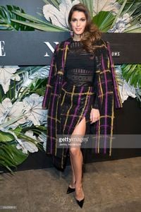 iris-mittenaere-attends-e-elle-img-fashion-week-kickoff-on-february-8-picture-id634316810.jpg