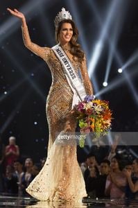 iris-mittenaere-miss-france-2016-is-crowned-miss-universe-at-the-the-picture-id651039096.jpg