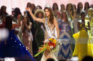 iris-mittenaere-miss-france-2016-is-crowned-miss-universe-at-the-the-picture-id651039184.jpg