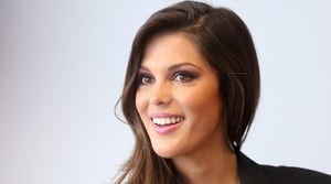 iris_mittenaere_miss_france-.thumb.jpg.7115f0727d6ee352e5b66629cd529614.jpg