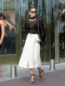 izabel-goulart-out-and-about-in-cannes-05-23-2017_1.thumb.jpg.b8ec79003a5118e1dee817aadc253293.jpg