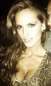 izabel-goulart-supermodel-11242011-20-381x640.jpg