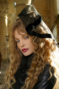 kinopoisk.ru-Arielle-Dombasle-2120938.jpg