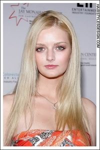 lydia_hearst_2354_3747.jpg