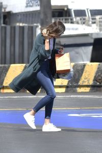 miranda-kerr-at-a-heliport-in-new-york-05-04-2017_4.thumb.jpg.edd71cc780bff87c9a6e1ef478311a02.jpg