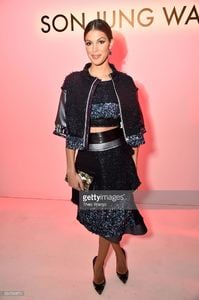 miss-universe-2016-iris-mittenaere-poses-backstage-for-the-son-jung-picture-id634760870.jpg