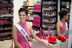 miss-universe-2017-iris-mittenaere-attends-for-the-presentation-of-picture-id654363132.jpg