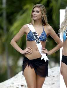 miss-universe-contestant-camille-cerf-ac38-diaporama.jpg