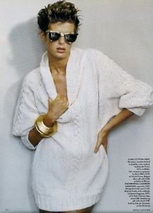 uk_vogue_nov_1990_5.thumb.jpg.ba8b783d6199dee435779328c219ba69.jpg