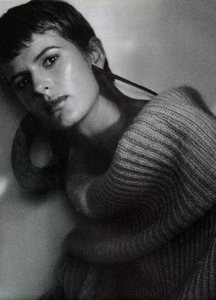 uk_vogue_nov_1990_8.thumb.jpg.6e753375d1f6be7c2a74021921cf5672.jpg