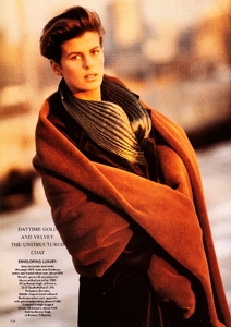 vogue_uk_aug_1989_25.thumb.jpg.1672422ec83e519eb5e9810e616045c9.jpg