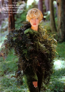 vogue_uk_oct_1989_63.thumb.jpg.3d93ccbbc91c6f9c1687f499c8888f80.jpg