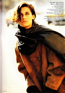 vogue_uk_oct_1989_8.thumb.jpg.79187f291e839d0f9544ad904910a3f3.jpg