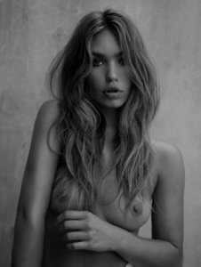 zoe01.thumb.jpg.e66a212356839b8fc9516e7760c79792.jpg