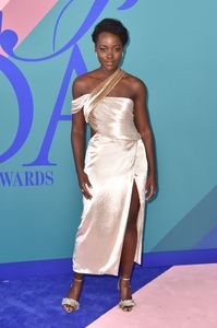 0001_lupita_281029.jpg