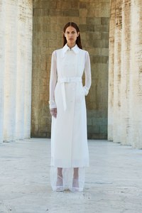 01-givenchy-resort-2018.jpg