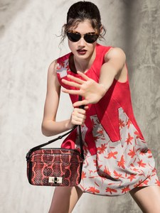 15-Giorgio-Armani-Resort-18.thumb.jpg.79eee856dd8c2294de4b61f7a653fe7a.jpg