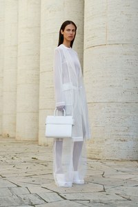 17-givenchy-resort-2018.jpg