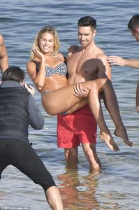 416E38B100000578-4606800-No_newbie_The_athletic_glamazon_is_a_seasoned_bikini_model_havin-a-12_1497521909886.jpg