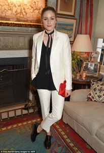 4173991B00000578-0-Suit_you_The_style_maven_pulled_out_all_the_fashion_stops_as_she-a-32_1497559464290.jpg